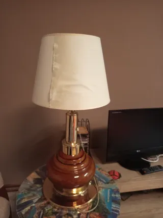 Lámpara de mesa cerámica y metal