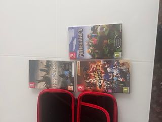 Nintendo Switch con 4 mandos y 3 juegos