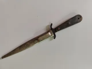 Antico tagliacarte del XIX secolo