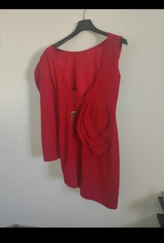 Vestido asimétrico rojo fiesta