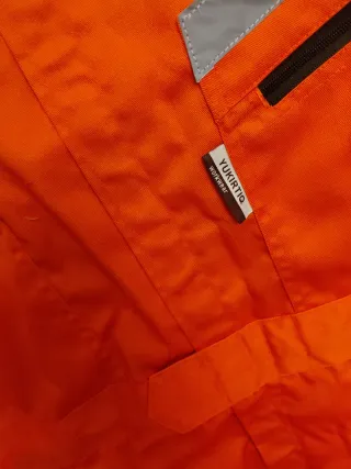 Mono de trabajo naranja