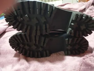 Mocasines plateados con flecos