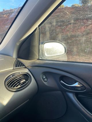 Ford Focus ghia 2000