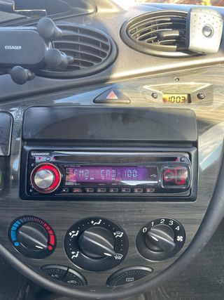 Ford Focus ghia 2000