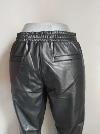 Pantalón polipiel campana talla 42/44