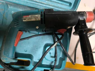 Taladro motopico percutor Makita HR2410 con maletí