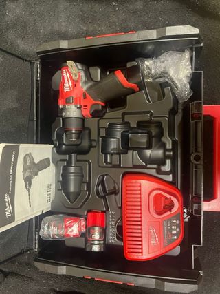 Taladro Percutor Milwaukee M12 FUEL