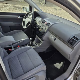 Volkswagen Touran 2011