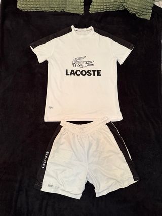 Conjunto deportivo Lacoste blanco y negro
