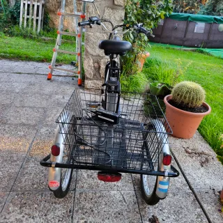 Bicicleta eléctrica 3 ruedas