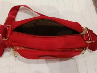 Bolso rojo nuevo
