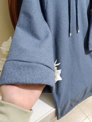 Vestido azul con capucha