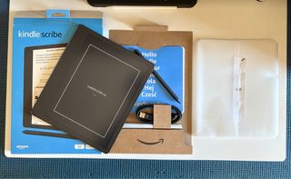 Kindle Scribe 2022 con pennino e cavo