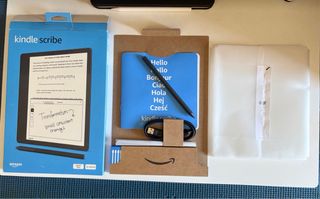 Kindle Scribe 2022 con pennino e cavo