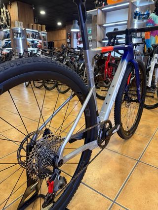 Gravel Berria NAII Gris Mate Talla S