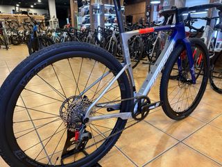 Gravel Berria NAII Gris Mate Talla S