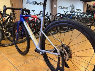 Gravel Berria NAII Gris Mate Talla S