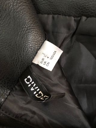 Minifalda negra efecto piel