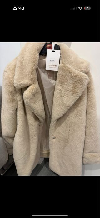 Abrigo pelo beige talla S