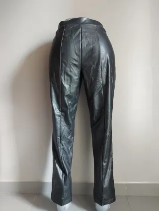 Pantalón polipiel recto Talla XL