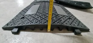 Badenes de Caucho con canalización 50x50x5cm,