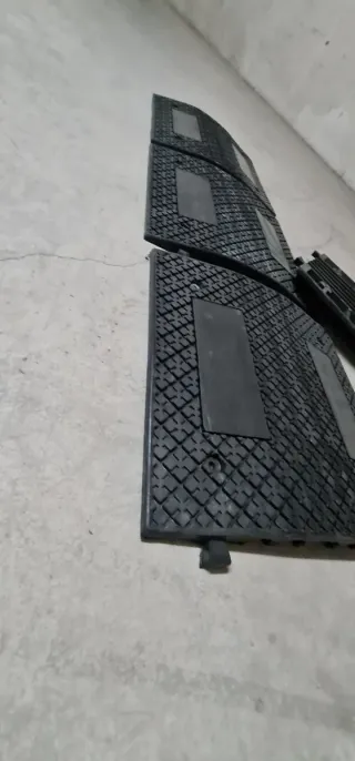 Badenes de Caucho con canalización 50x50x5cm,