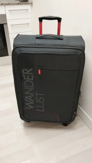 Maleta de tela negra y roja