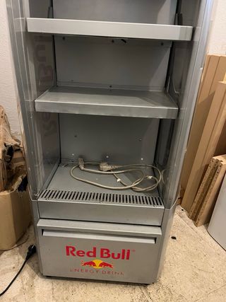 Nevera expositora Red Bull