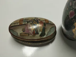 Lote Satsuma: Jarrón y joyero