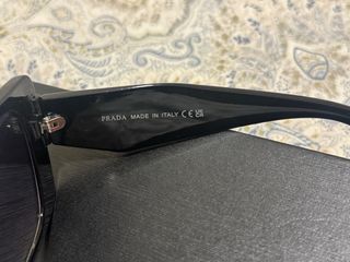 Gafas de sol Prada negras