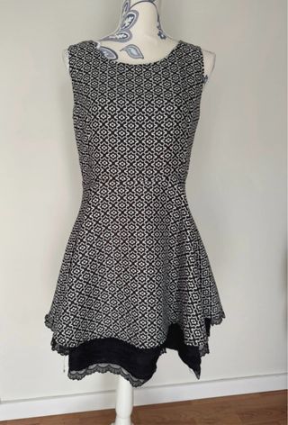 Vestido retro con vuelo estampado