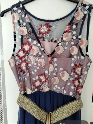 Vestido de fiesta azul y rosa