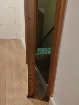 Puerta blindada entrada piso.