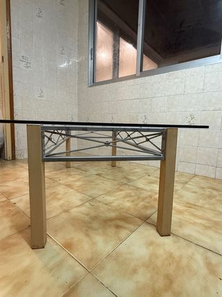 Mesa auxiliar cristal y metal