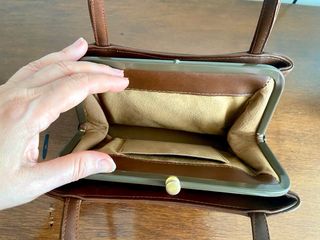 Bolso de mano marrón