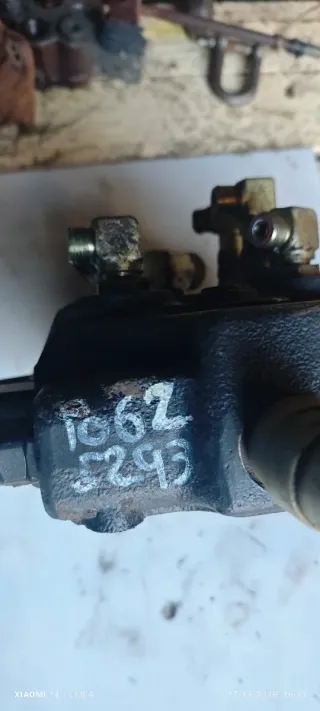 Distribuidor Hidráulico Mini Pala Cargadora DOSSAN