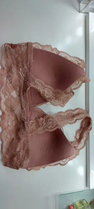 Sujetador de encaje rosa