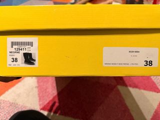 Botas altas negras con cordones y plataforma