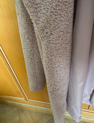 Chaquetón rosa de pelo sintético