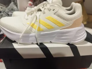 Zapatillas Adidas Talla 40 Blancas y Amarillas