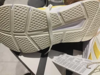 Zapatillas Adidas Talla 40 Blancas y Amarillas