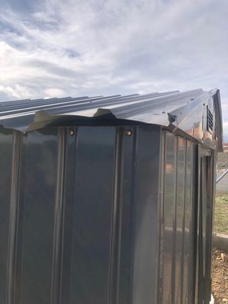 Caseta de jardín metálica gris