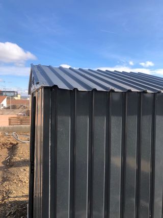 Caseta de jardín metálica gris