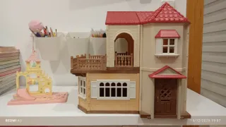 Casa Sylvanian Families con luces parque de juegos