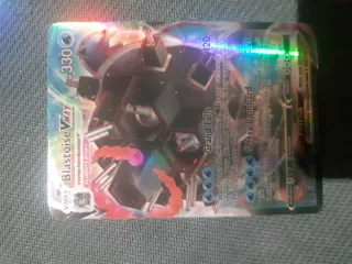 Carta Pokémon Blastoise VMAX SWSH103