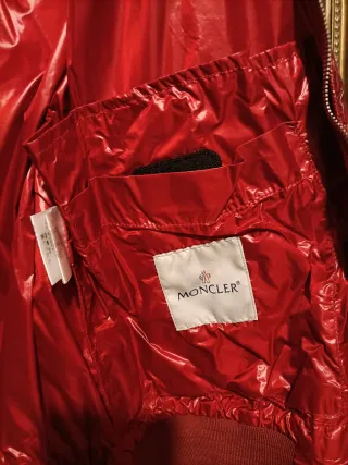 Chaqueta Moncler original roja ligera