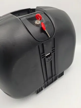 Baúl Shad SH37 con 2 llaves REF:41