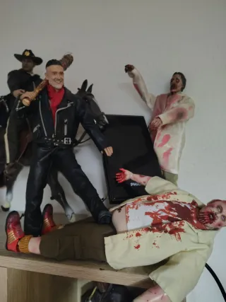 Figuras 1/6 The Walking Dead