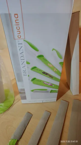 Ceppo bicolore con 5 coltelli cucina Brandani