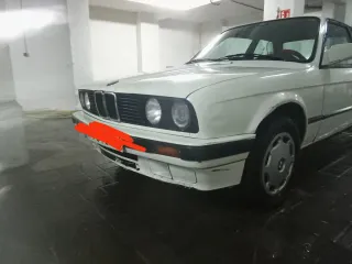 BMW Serie 318 is E30